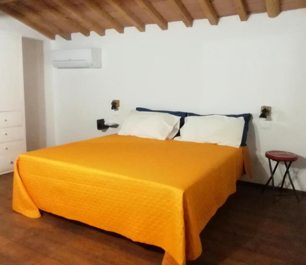 גאמבאסי Agriturismo Fattoria Le Caprine מראה חיצוני תמונה